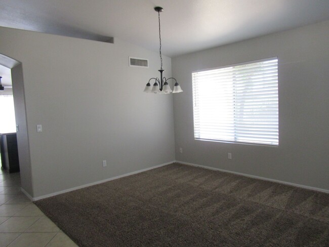 Building Photo - Spacious Home in Superstition Springs!