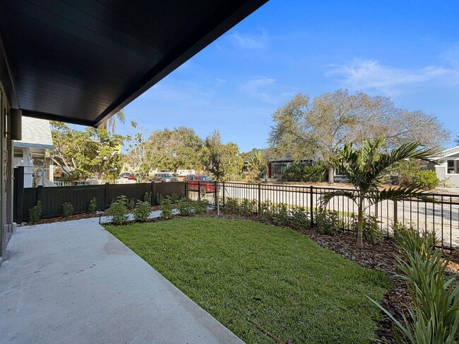 Building Photo - 340 14th St N