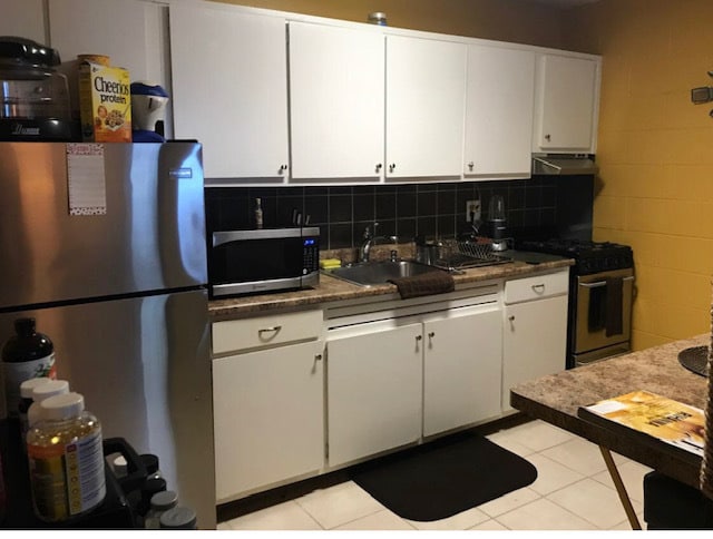 Kitchen 1 - 4 Wyndover Woods Ln
