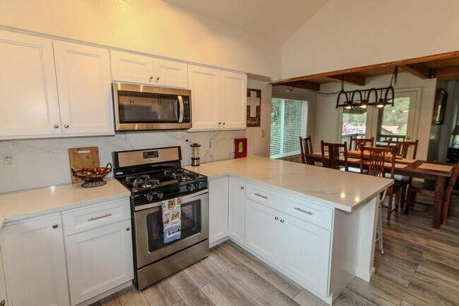 Building Photo - 43063 Goldmine Woods Ln