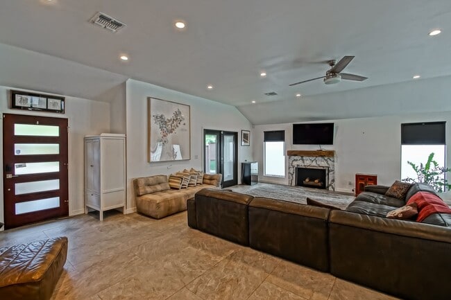 Building Photo - Beautifully Remodeled, Bright & Modern 4BR3BA Home w/ 2BR1BA Guest House On Sprawling Corner Lot ...