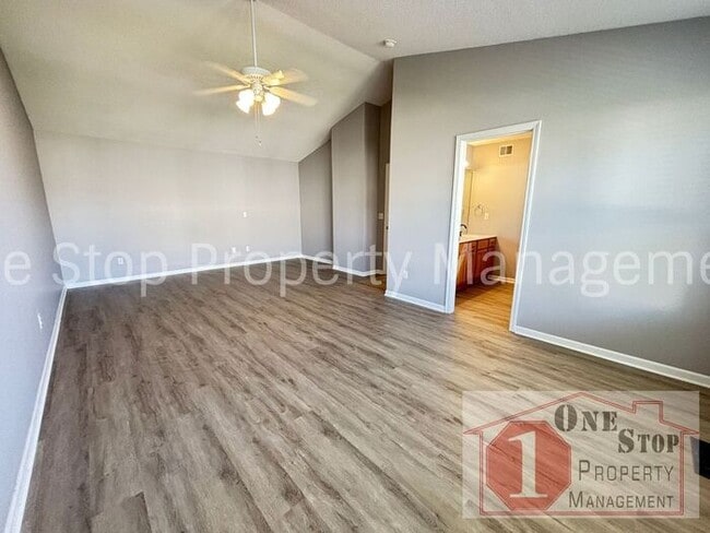 Building Photo - Luxury 5 bedroom, 4 bathroom Home Availabl...