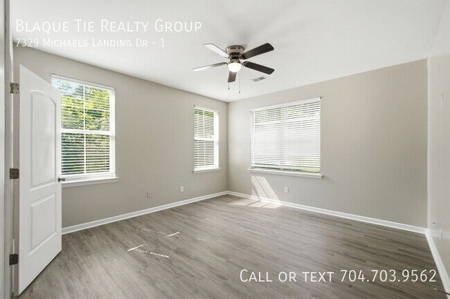 Building Photo - 7329 Michaels Landing Dr