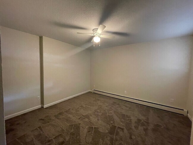 Building Photo - Cozy 2B/1.5B Quiet Boulder Unit - 1ST MONTH FREE