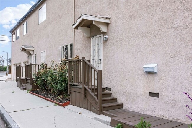 Building Photo - 5183 Inglewood Blvd