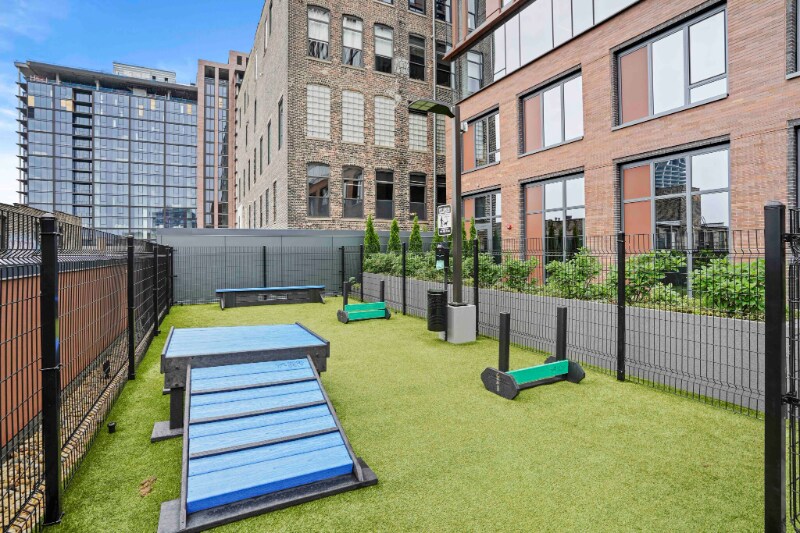 Building Photo - 1138 W Randolph St