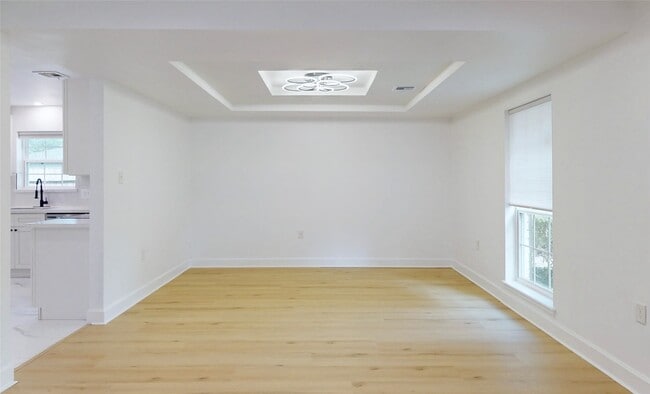 Building Photo - 5731 S Braeswood Blvd