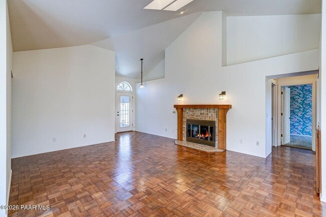 Building Photo - 1957 Forest View