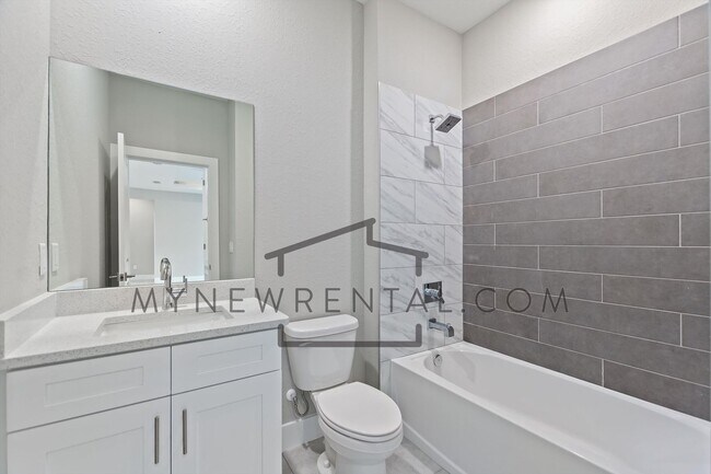 Building Photo - ONE MONTH FREE RENT! Modern, energy effici...