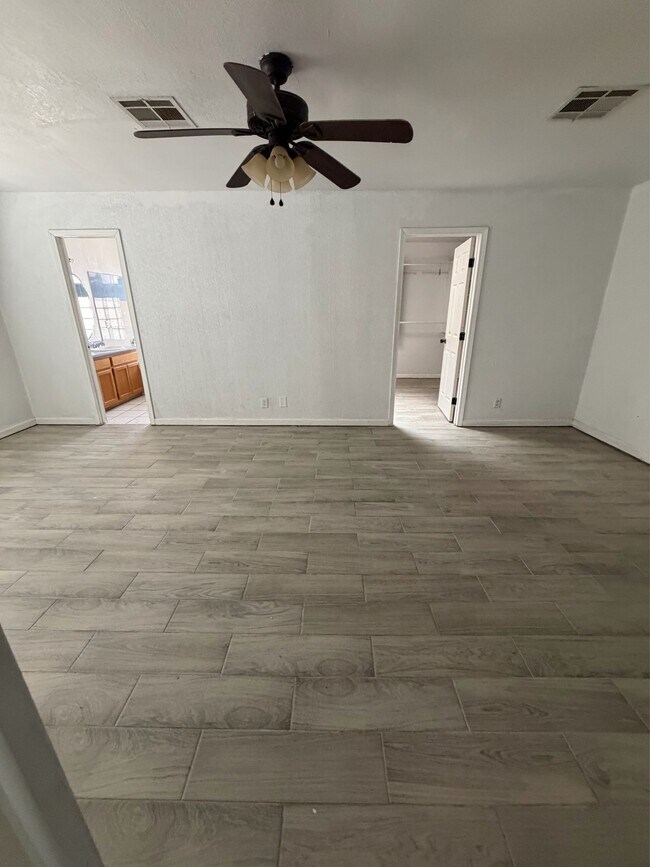 Building Photo - 12741 Bunyan Way
