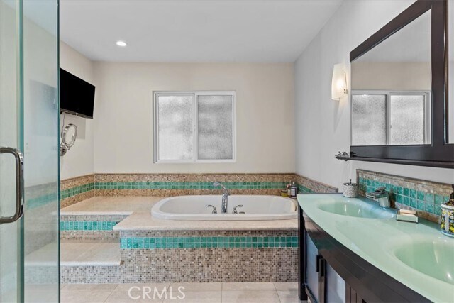 Building Photo - 3435 Oakmont View Dr