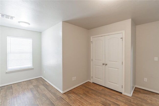 Building Photo - Townhouse Duplex in Edmond