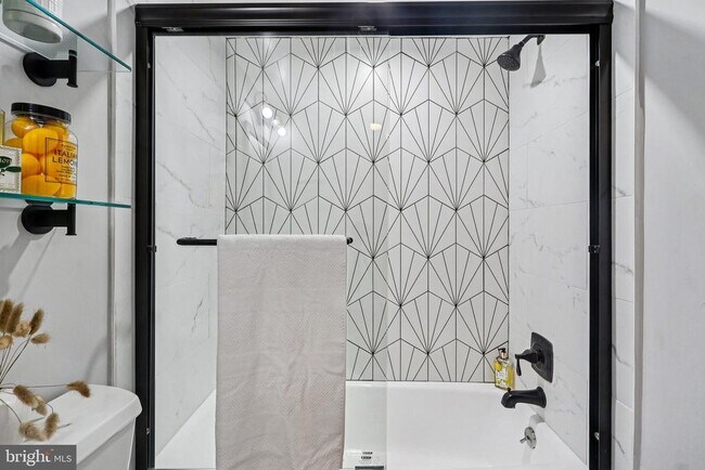 Building Photo - 4620 N Park Ave