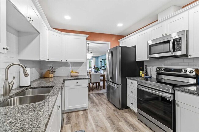 Building Photo - 3689 Glen Eagle Dr