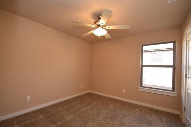Building Photo - 1540 Sandpiper St