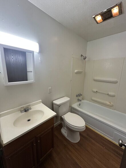 Building Photo - 3501 Elm St