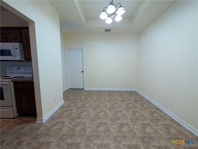 Building Photo - 1270 Hillcrest Dr