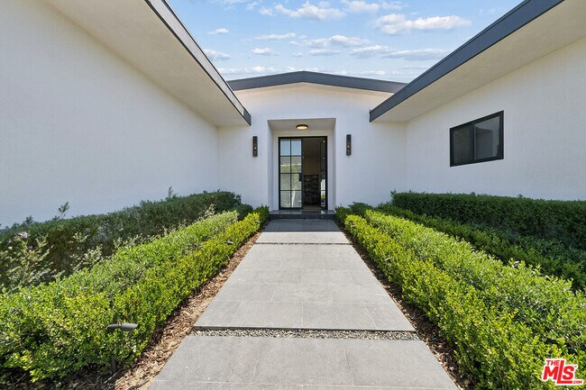 Building Photo - 4132 Punta Alta Dr