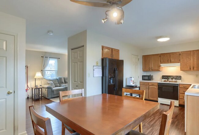 Building Photo - 143 Northwood Ct