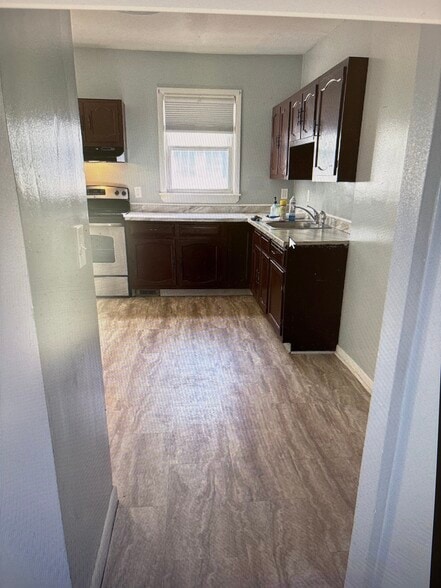 Building Photo - 185 Lake St