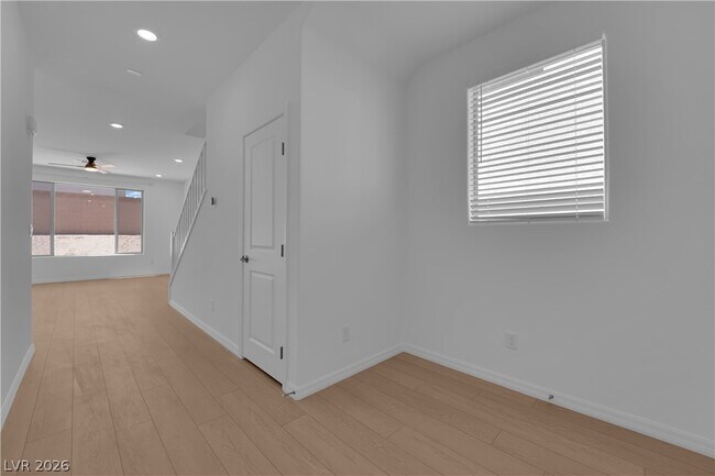 Building Photo - 10227 Estancia Hl St