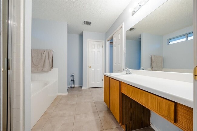Building Photo - 1704 Verbena Way