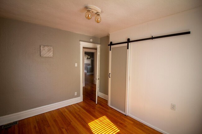 Building Photo - 5614 Delor St