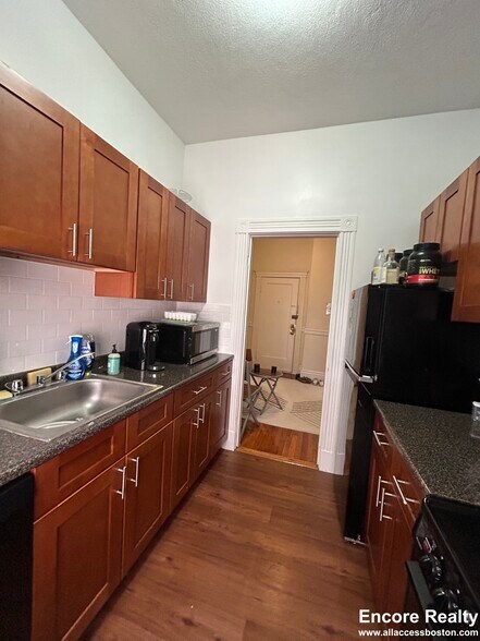 Building Photo - 5 Walbridge St