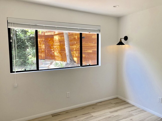 2nd bedroom - 616 Fernwood Pacific Dr