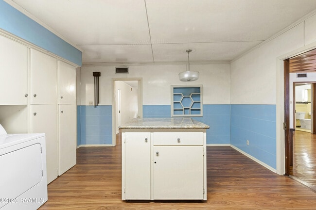 Building Photo - 418 Marguerite Blvd