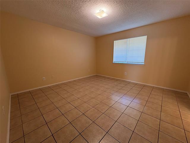 Building Photo - 2737 Gant Dr