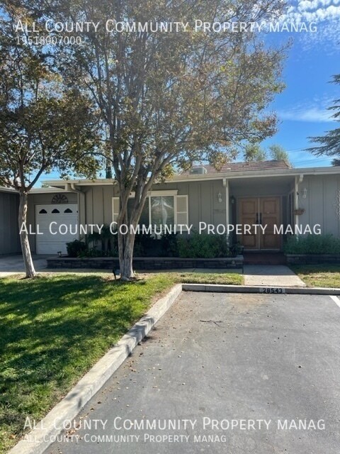 Building Photo - 28543 Via Las Flores
