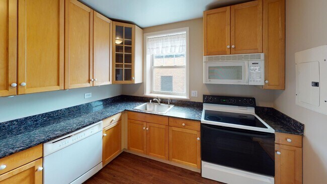 Building Photo - 2410 W Farragut Ave