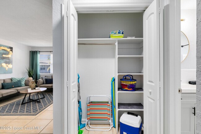 Building Photo - 1029 Park Dr