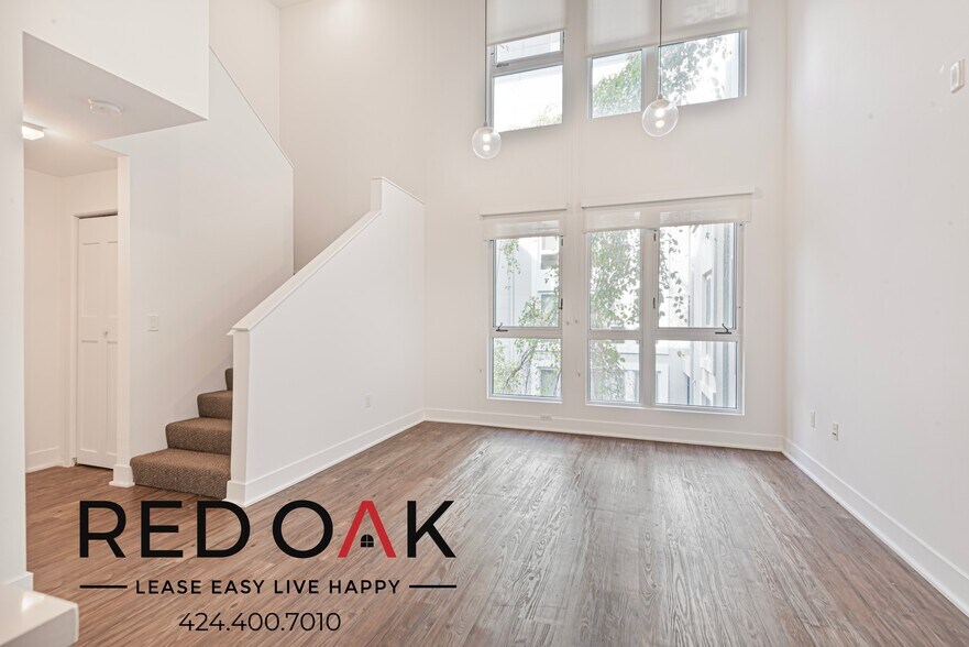 Building Photo - 1168 S Barrington Ave