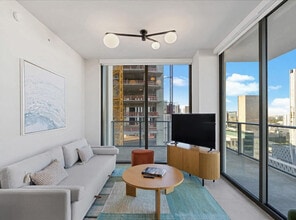 Building Photo - 11 NE 6th St