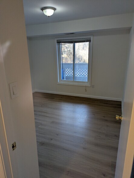 Building Photo - 28 Windbrooke Cir