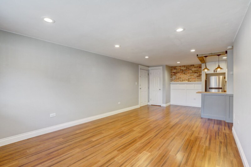 Building Photo - 830 E 11th Ave