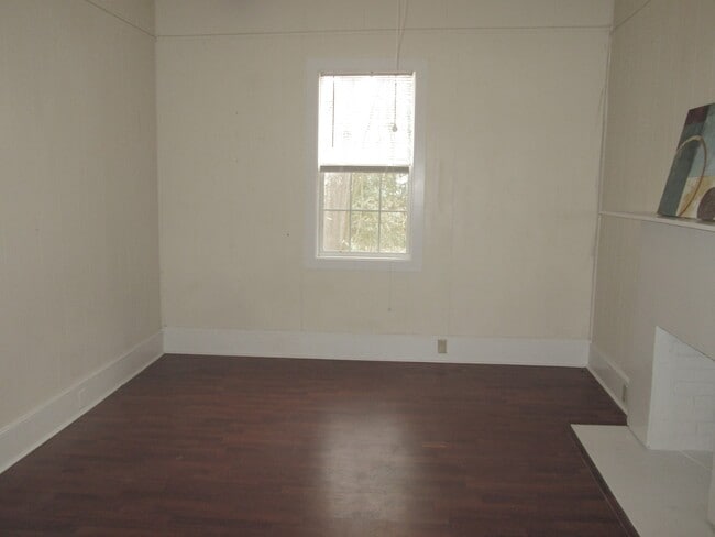 Building Photo - 4 Bedroom Close to LA Tech