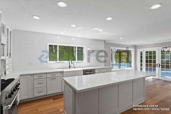 Building Photo - 144 Oakridge Dr