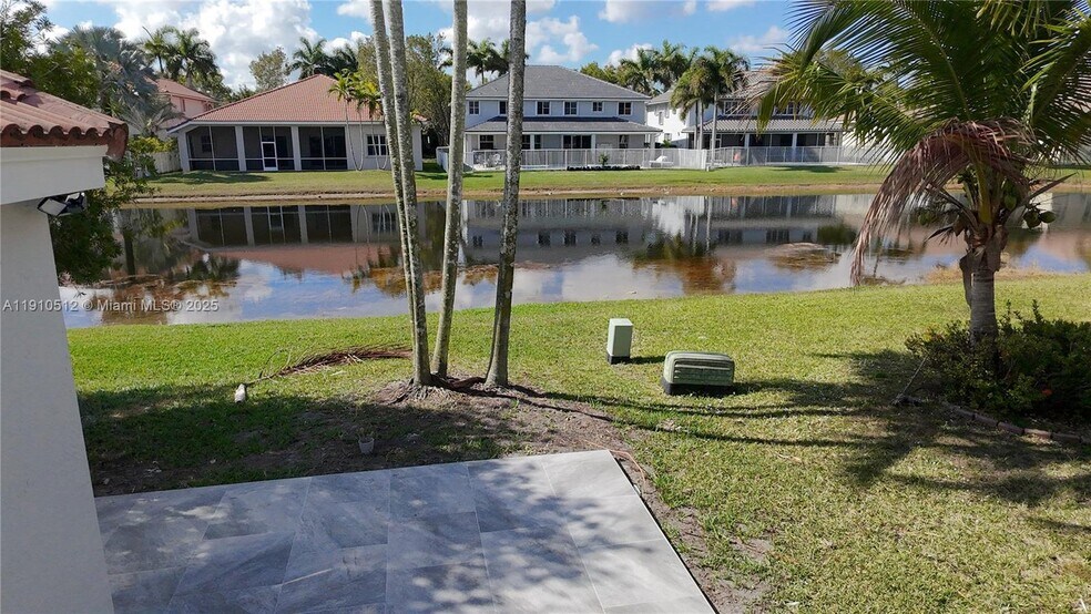 Building Photo - 1393 Majesty Ter