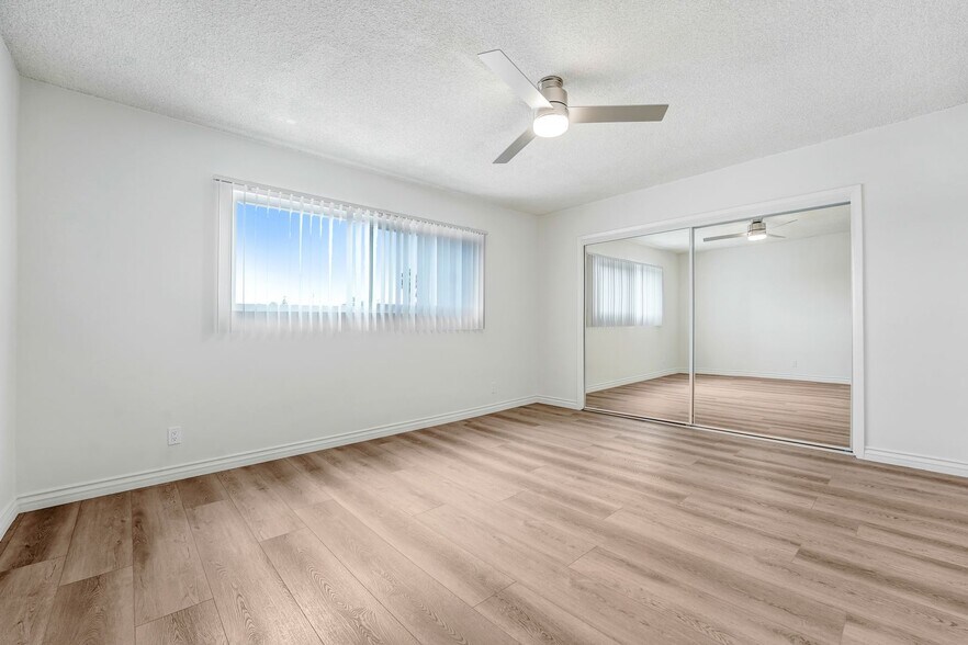 Building Photo - 824 Maple St