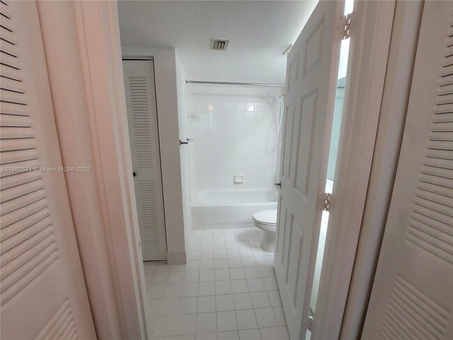 Building Photo - 2640 S University Dr