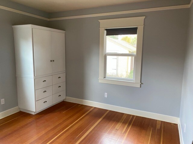 Building Photo - 5844 NE 12th Ave