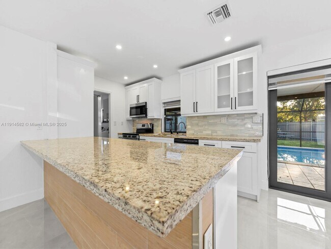 Building Photo - 19850 Franjo Rd