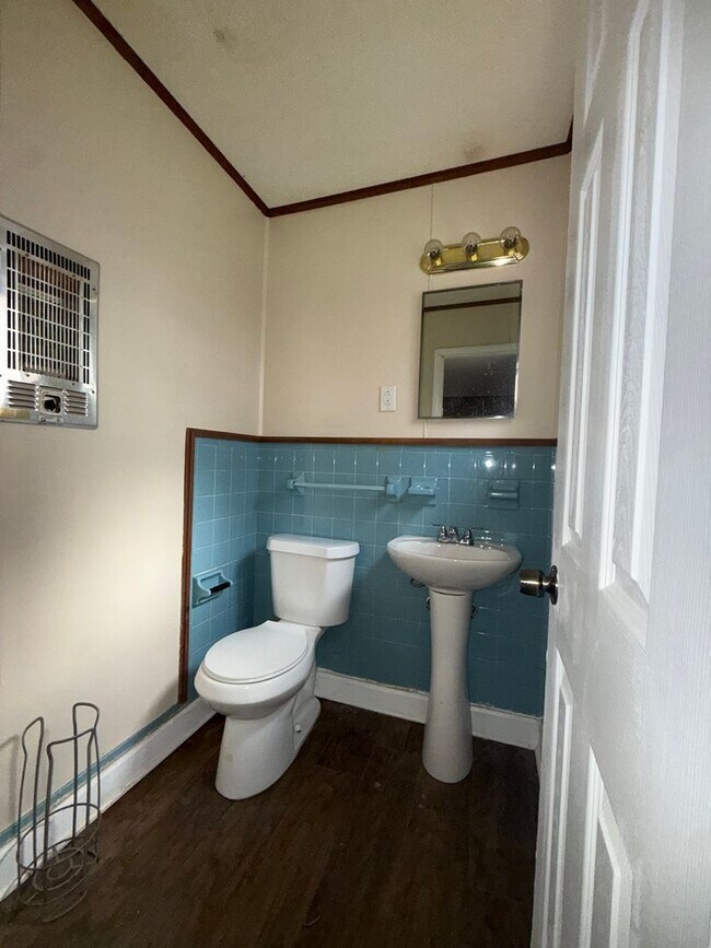 Building Photo - 3/1 In Town Creek Coming Soon!