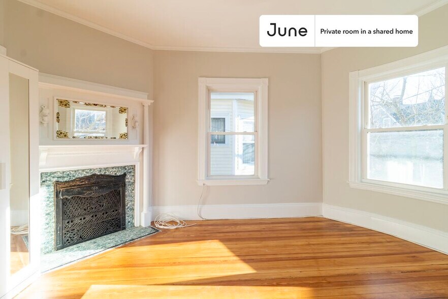 Building Photo - Room in Shared 5 bed/2 bath home in Brookline