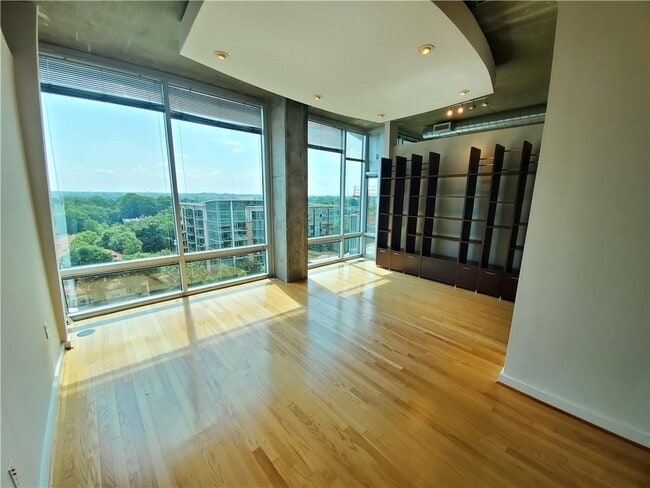 Building Photo - 923 Peachtree St NE