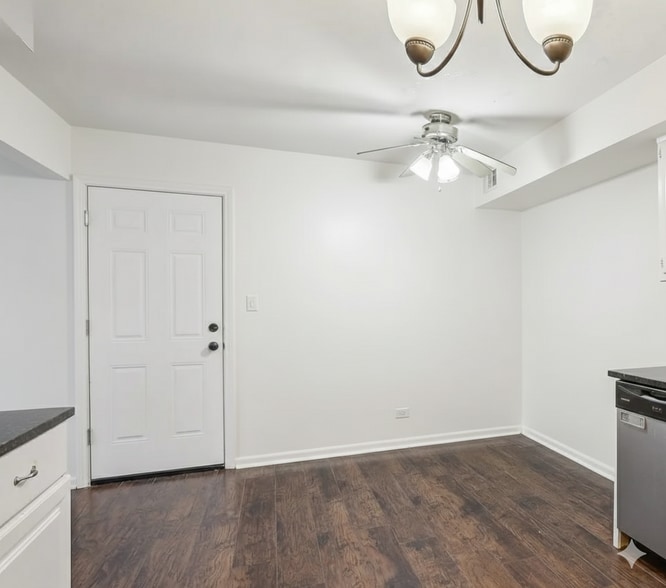 Building Photo - 1945 Hancock Dr