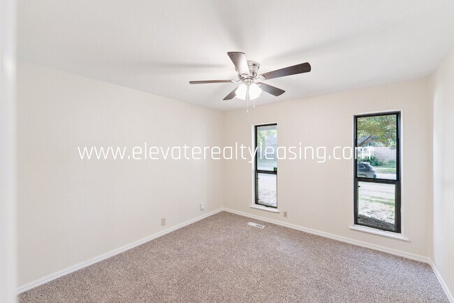 Building Photo - 7212 E 76th St